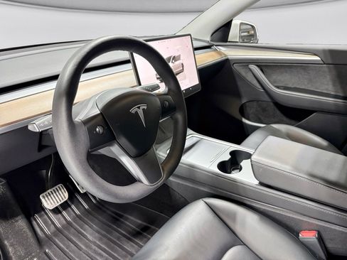Used 2023 Tesla Model Y Long Range image 17
