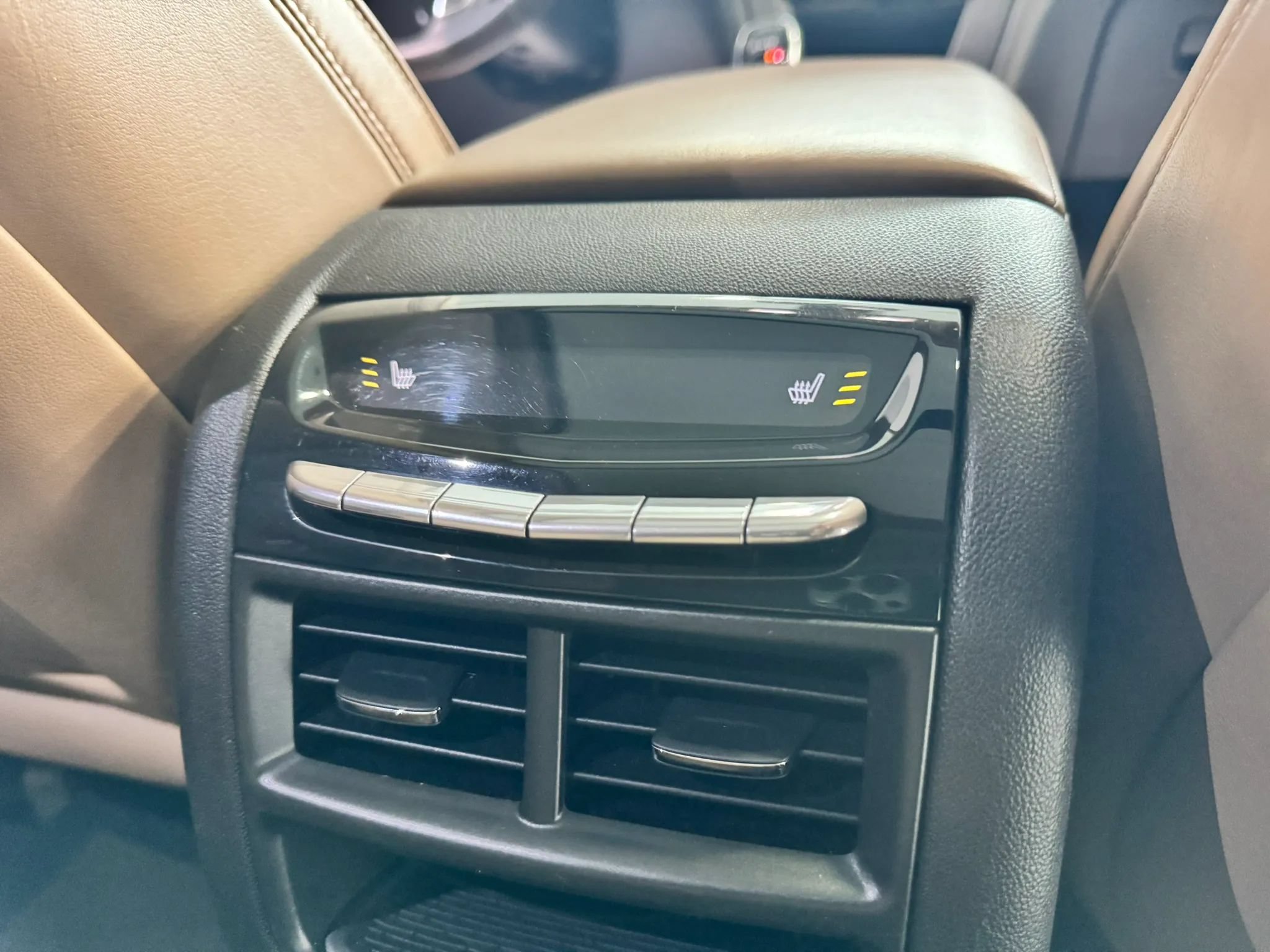 Used 2017 Cadillac XT5 Platinum AWD/4WD image 18