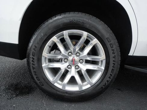 Used 2024 GMC Yukon SLT w/ SLT Premium Package image 44