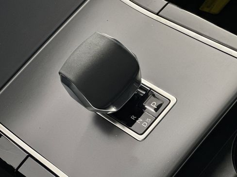 Used 2026 Land Rover Range Rover Velar S image 23