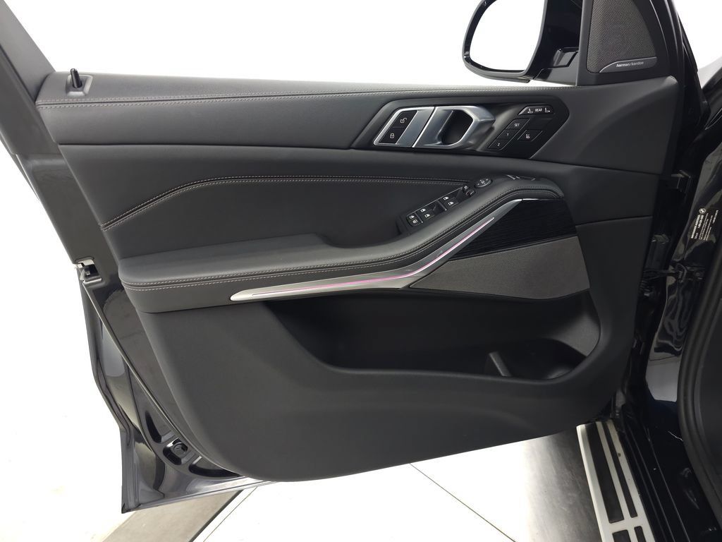 Used 2026 BMW X7 xDrive40i AWD/4WD image 14