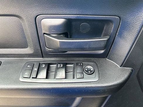 Used 2018 RAM 1500 Express AWD/4WD image 15