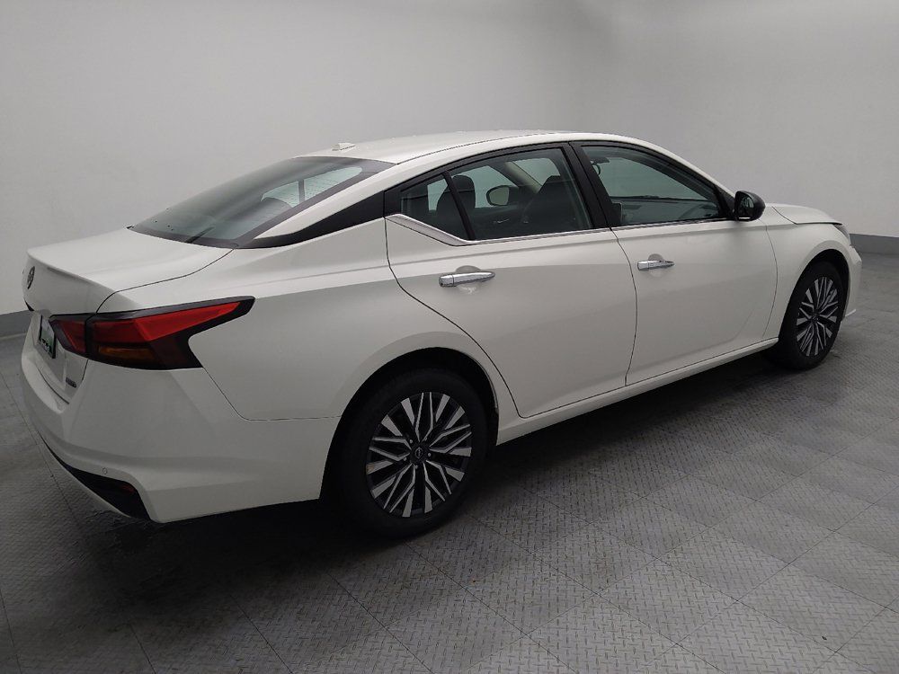 Used 2025 Nissan Altima 2.5 SV AWD/4WD image 10
