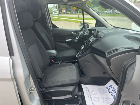 Used 2021 Ford Transit Connect XLT image 16
