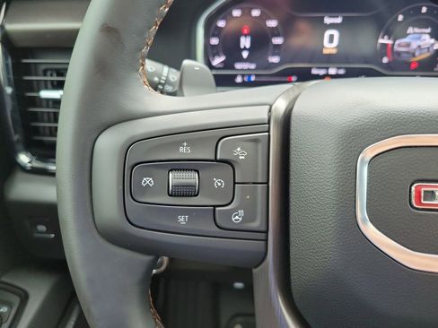 Used 2025 GMC Sierra 1500 AT4 w/ Technology Package AWD/4WD image 28