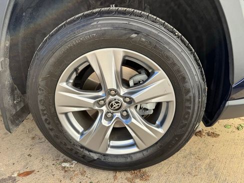 Used 2024 Toyota RAV4 XLE w/ Convenience Package image 8