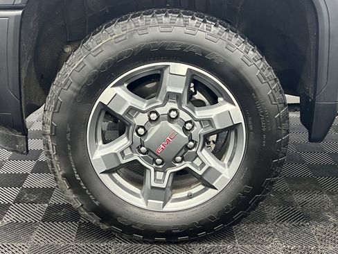 Used 2025 GMC Sierra 2500 SLT w/ SLT Premium Package AWD/4WD image 10