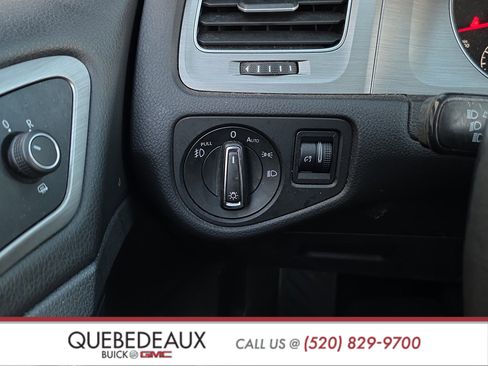 Used 2015 Volkswagen Golf SE image 23