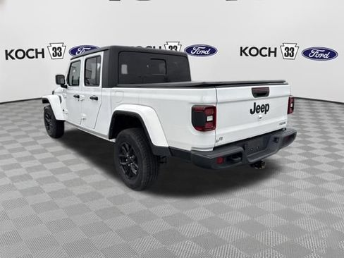 Used 2021 Jeep Gladiator Sport image 6