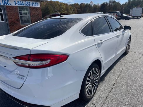 Used 2018 Ford Fusion Titanium image 3