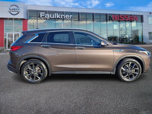Used 2019 INFINITI QX50 Essential w/ Sensory Package image 7