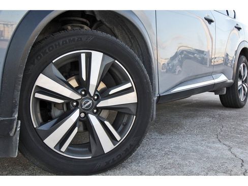 Used 2022 Nissan Rogue Platinum w/ Head-Up Display Package image 30