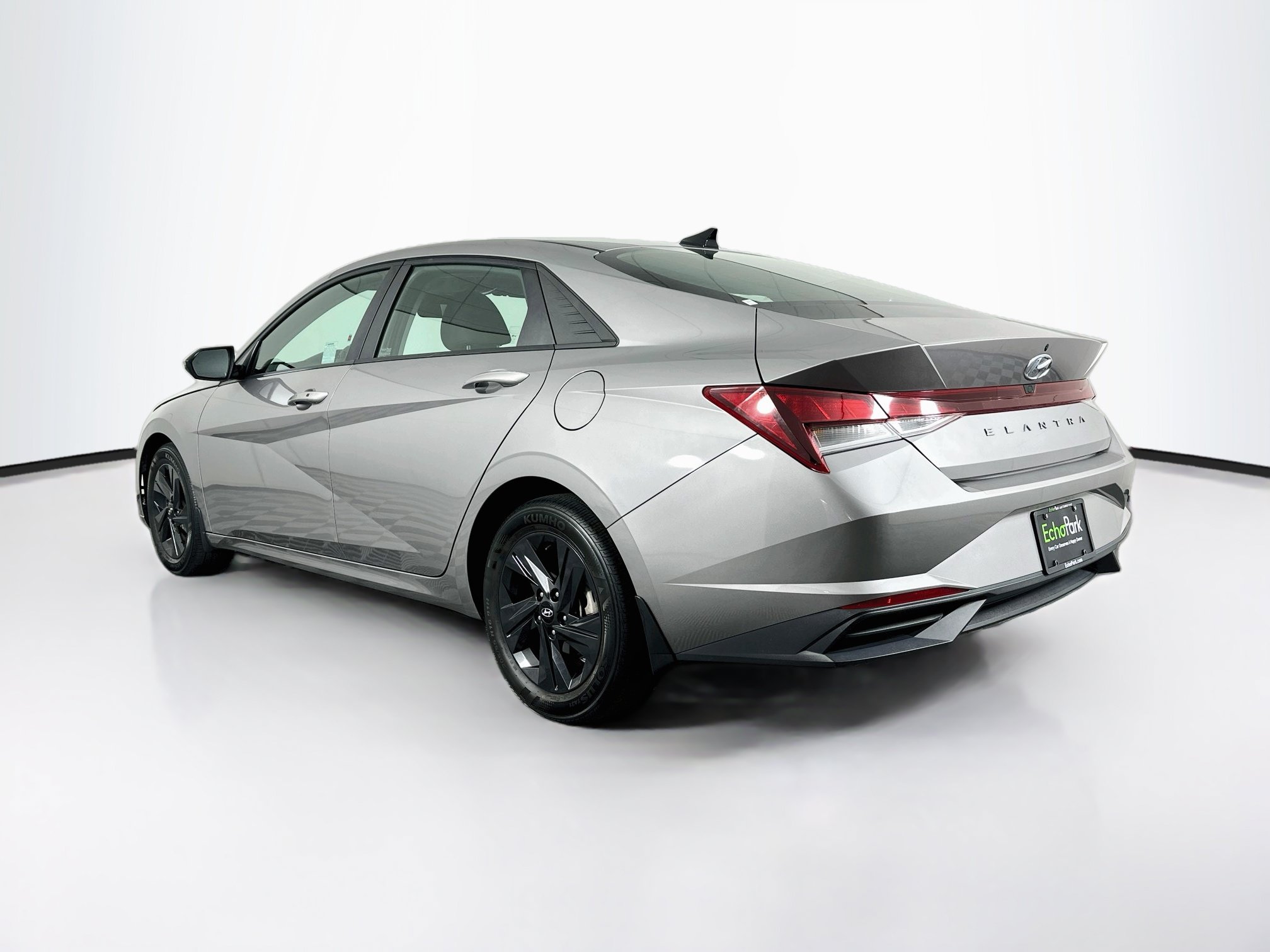 Used 2022 Hyundai Elantra SEL FWD image 5