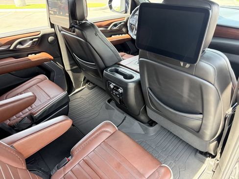 Used 2024 GMC Yukon Denali Ultimate AWD/4WD image 14