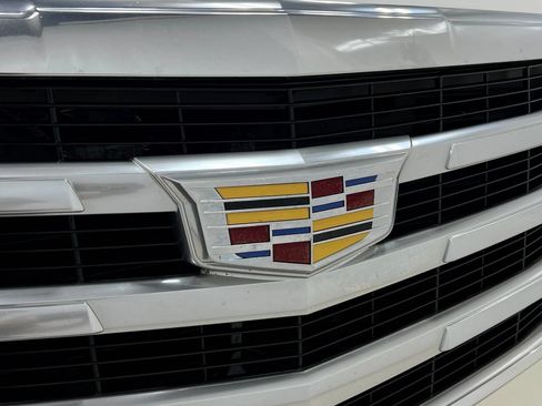 Used 2017 Cadillac Escalade Luxury AWD/4WD image 40