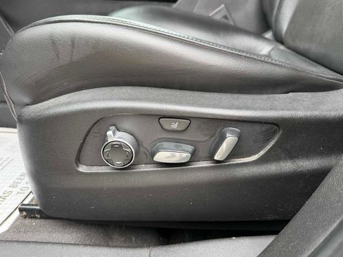 Used 2019 Cadillac XT4 Premium Luxury image 14