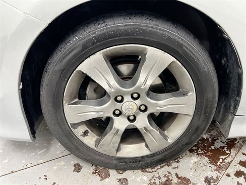 Used 2011 Toyota Sienna SE image 25