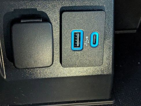 Certified 2020 Ford Explorer XLT image 28