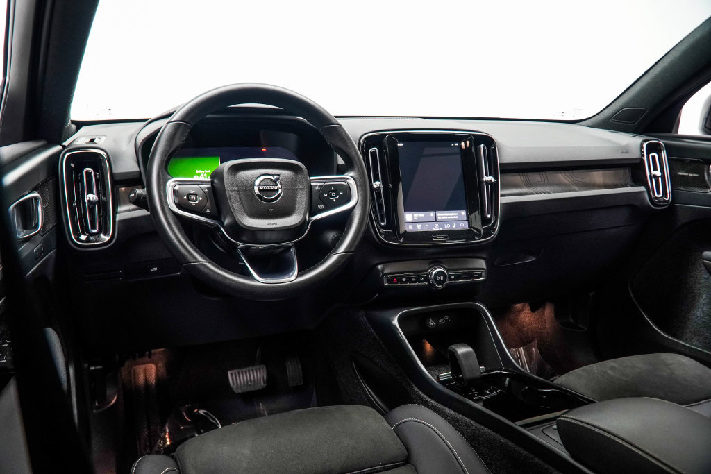 Used 2023 Volvo C40 P8 Recharge Ultimate w/ Protection Package Premier AWD/4WD image 18