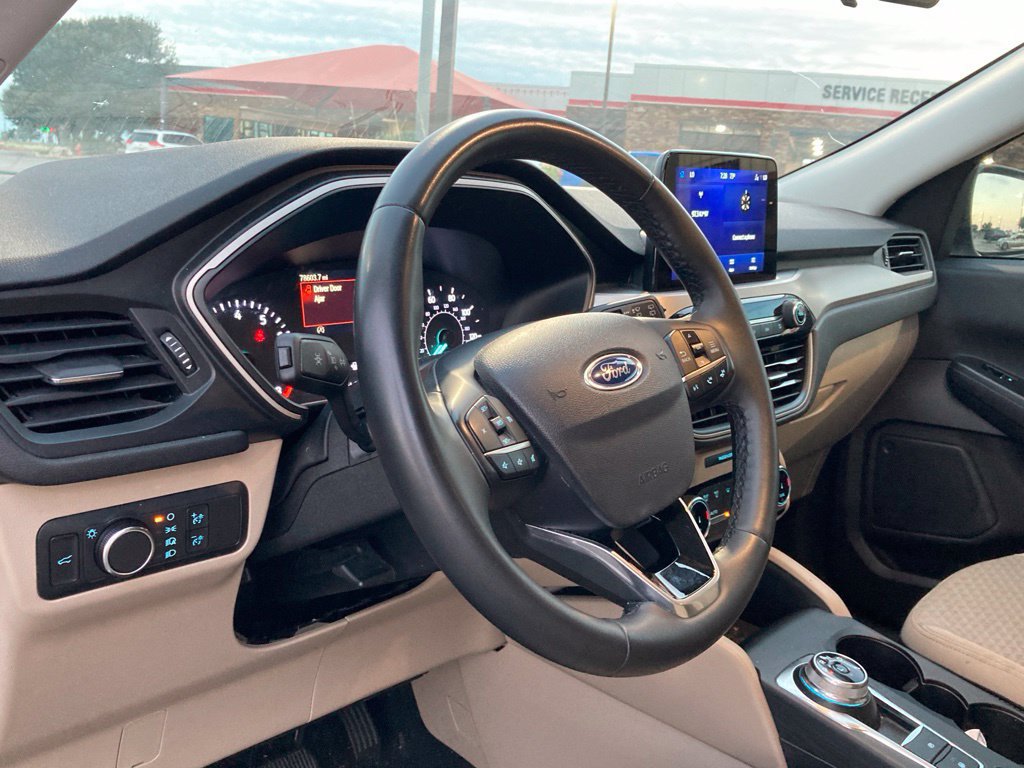 Used 2022 Ford Escape SE w/ Convenience Package FWD image 9