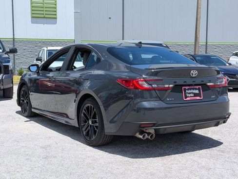 Used 2025 Toyota Camry SE FWD image 8