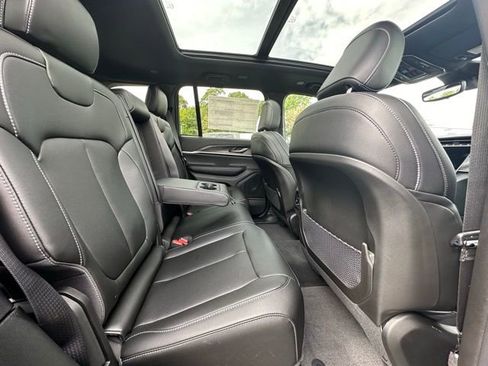 New 2025 Jeep Grand Cherokee Limited AWD/4WD image 31