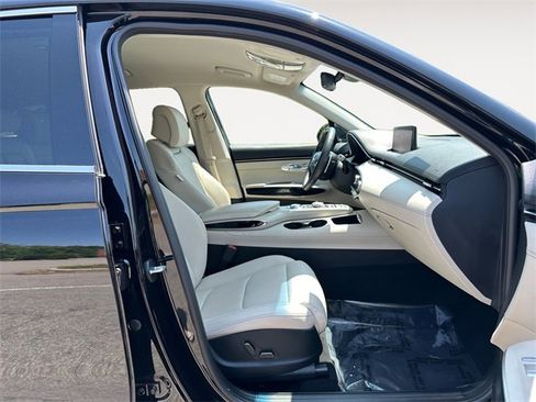 Used 2024 Genesis GV70 2.5T image 15