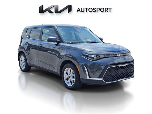Certified 2025 Kia Soul LX w/ LX Technology Package FWD image 5