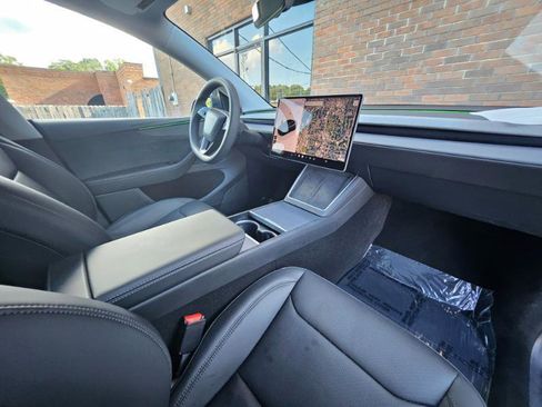 Used 2026 Tesla Model Y Long Range AWD/4WD image 60
