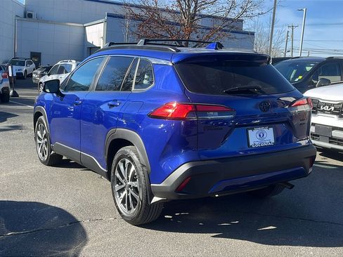 Used 2023 Toyota Corolla Cross XLE image 6