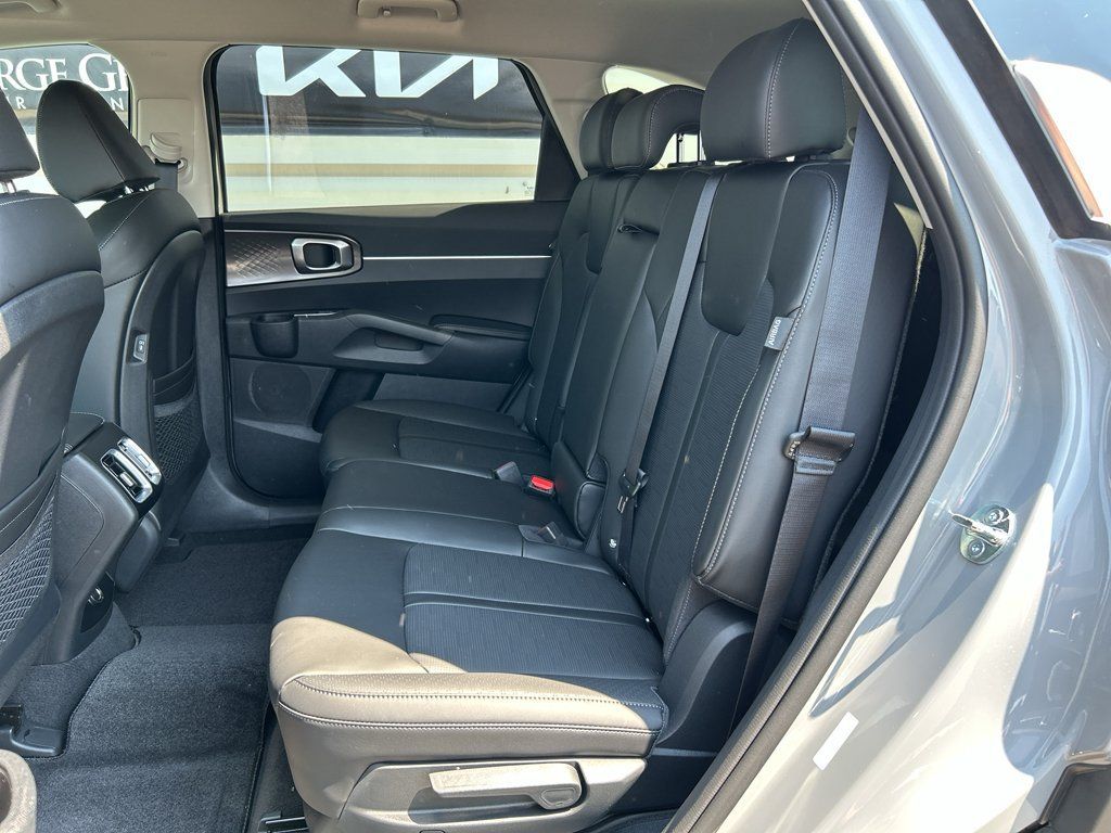 New 2026 Kia Sorento S AWD/4WD image 12
