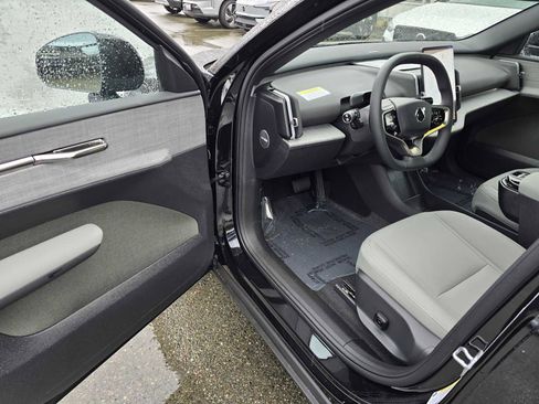 New 2026 Volvo EX30 Cross Country Ultra image 19