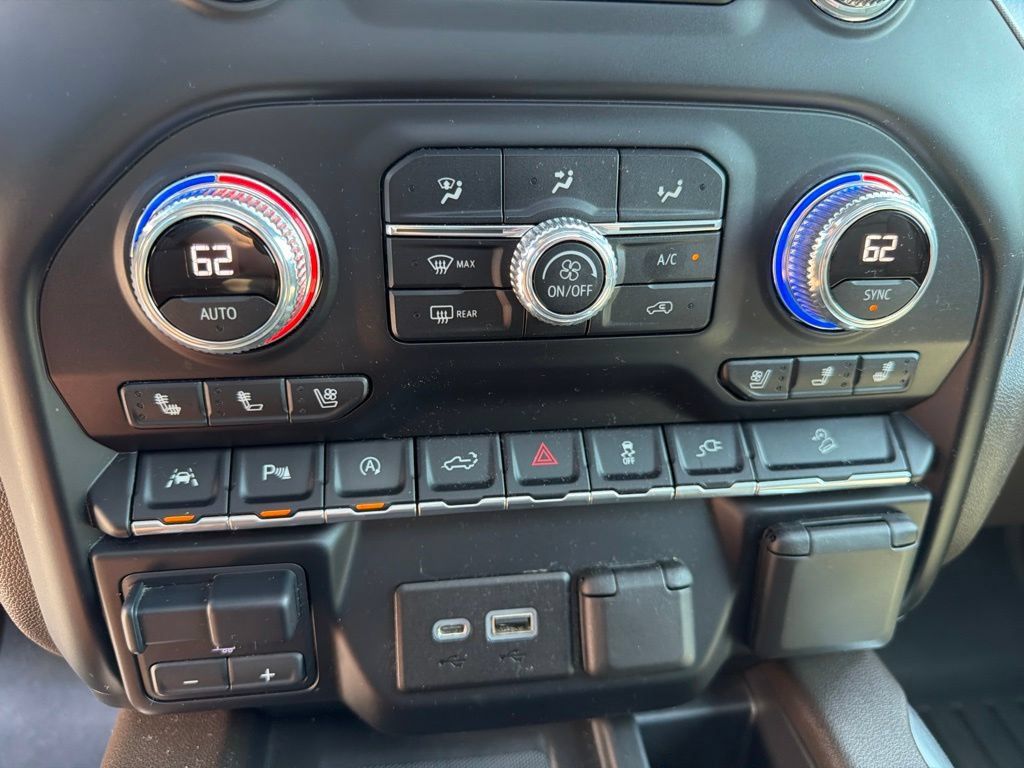 Used 2020 GMC Sierra 1500 SLT w/ SLT Premium Plus Package AWD/4WD image 16