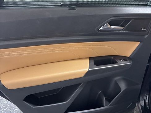 Used 2022 Volkswagen Atlas Cross Sport SEL Premium R-Line image 25