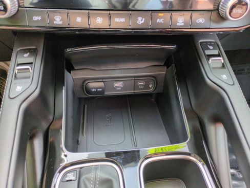 Used 2025 Kia Telluride SX Prestige image 31