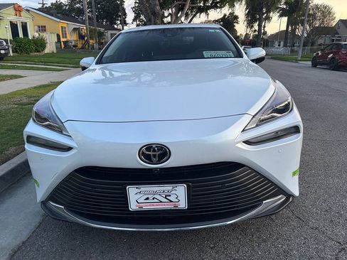 Used 2023 Toyota Mirai XLE 4dr Sedan image 2