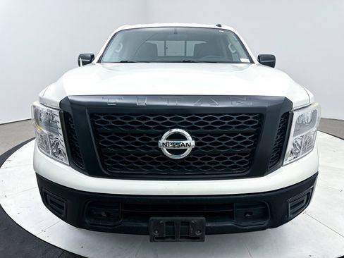 Used 2019 Nissan Titan S image 11