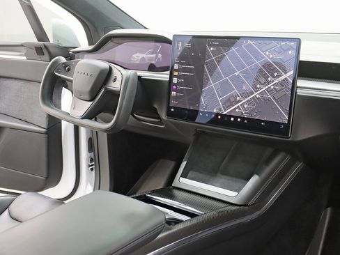 Used 2023 Tesla Model X Plaid image 31