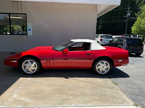 Used 1989 Chevrolet Corvette Convertible RWD image 11