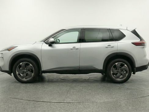 Used 2025 Nissan Rogue SV FWD image 5