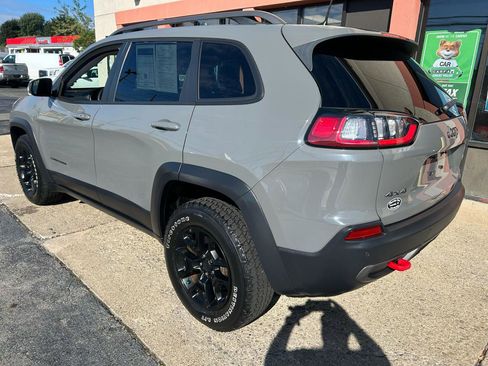 Used 2019 Jeep Cherokee Trailhawk w/ Comfort/Convenience Group AWD/4WD image 4