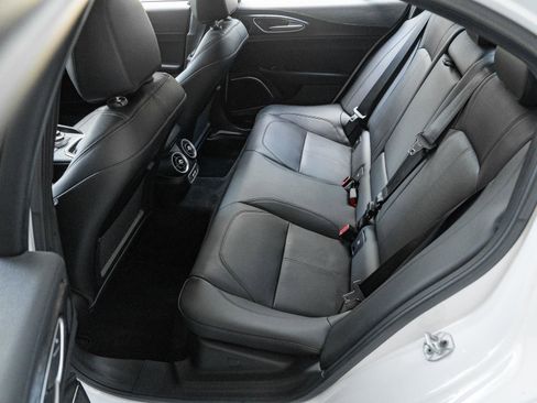 Used 2023 Alfa Romeo Giulia Sprint image 17