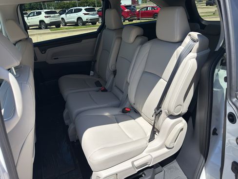 New 2026 Honda Odyssey EX-L image 16