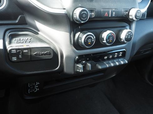 Used 2023 RAM 2500 Big Horn w/ Level 1 Equipment Group AWD/4WD image 28