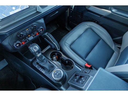 Used 2023 Ford Bronco Outer Banks AWD/4WD image 28