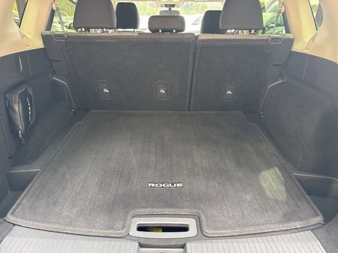 Used 2023 Nissan Rogue SV image 9