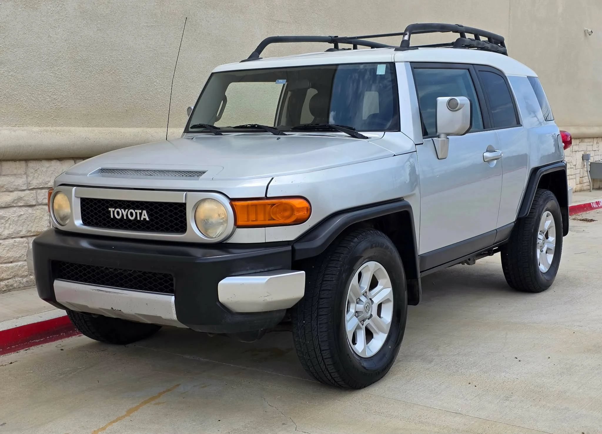 Used 2007 Toyota FJ Cruiser 2WD w/ Convenience Pkg image 6