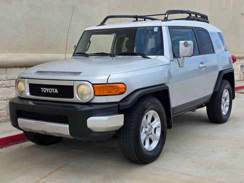Used 2007 Toyota FJ Cruiser 2WD image 6