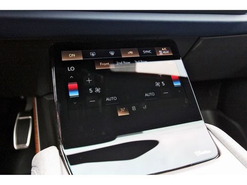 New 2026 Cadillac Vistiq Premium Luxury image 19