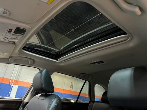 Used 2019 Subaru Outback 2.5i Limited AWD/4WD image 14